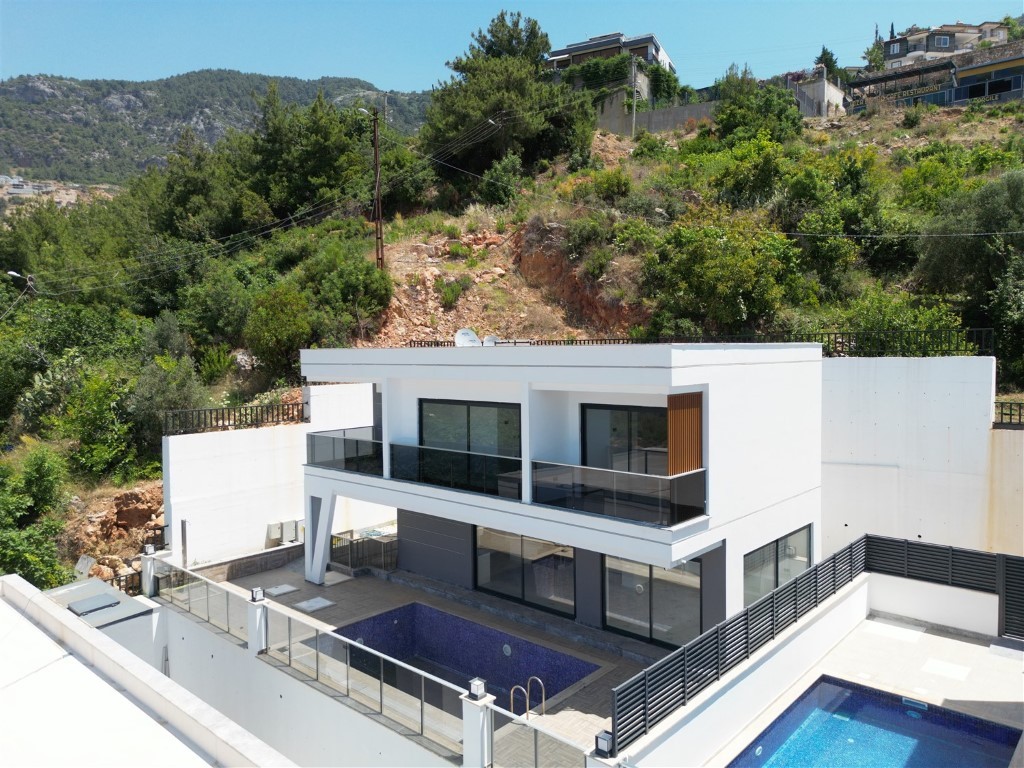 New complex of 4 detached villas with private pool and garden - Umbrella Group - Photo 3