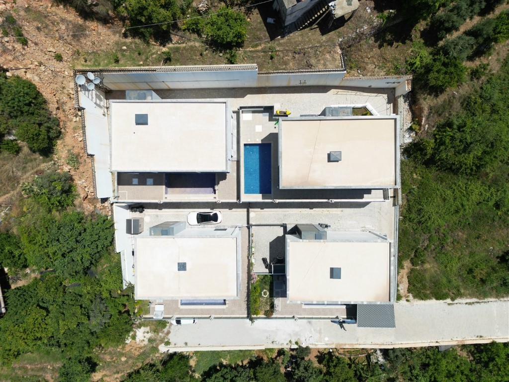 New complex of 4 detached villas with private pool and garden - Umbrella Group - Photo 2