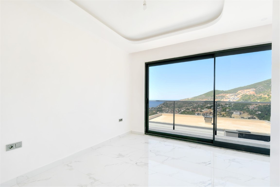 New complex of 4 detached villas with private pool and garden - Umbrella Group - Photo 11