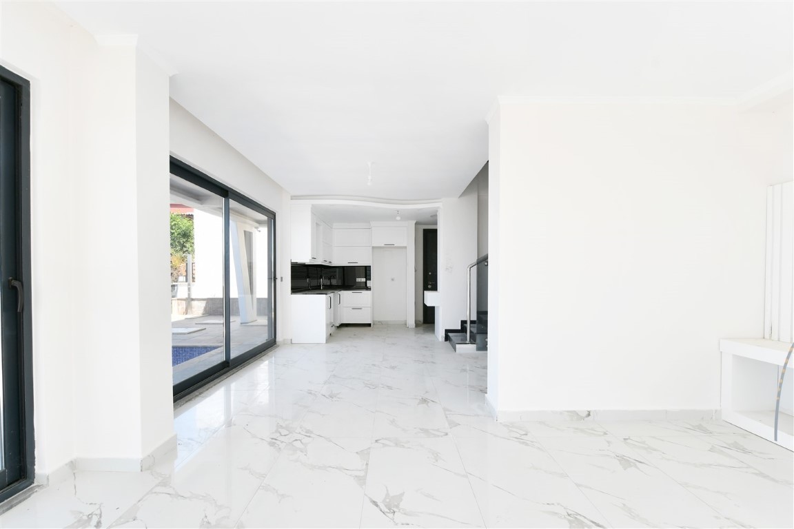 New complex of 4 detached villas with private pool and garden - Umbrella Group - Photo 7