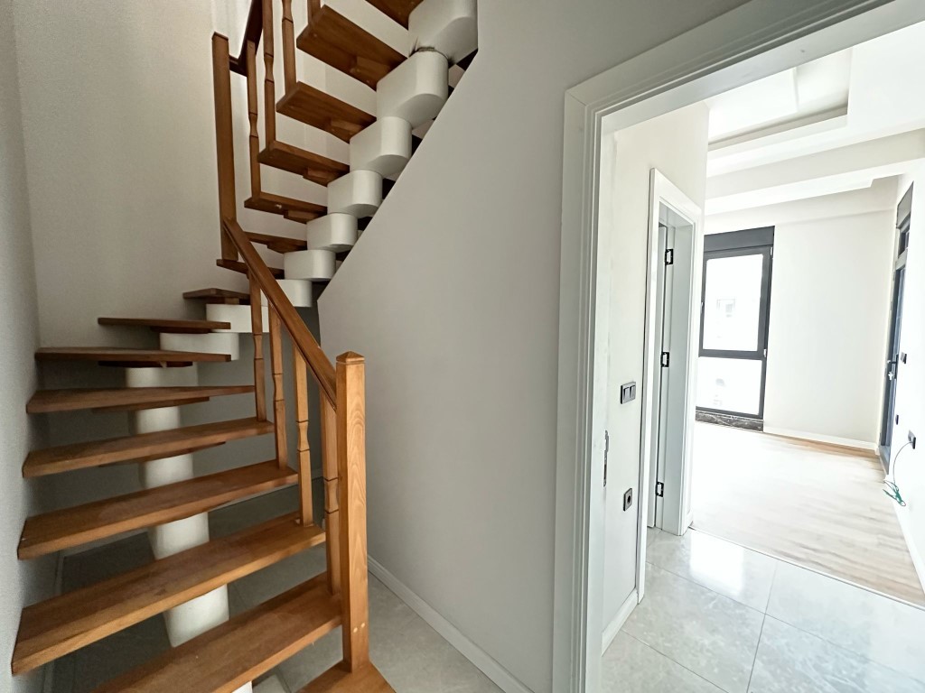 U1057 - Photo 15