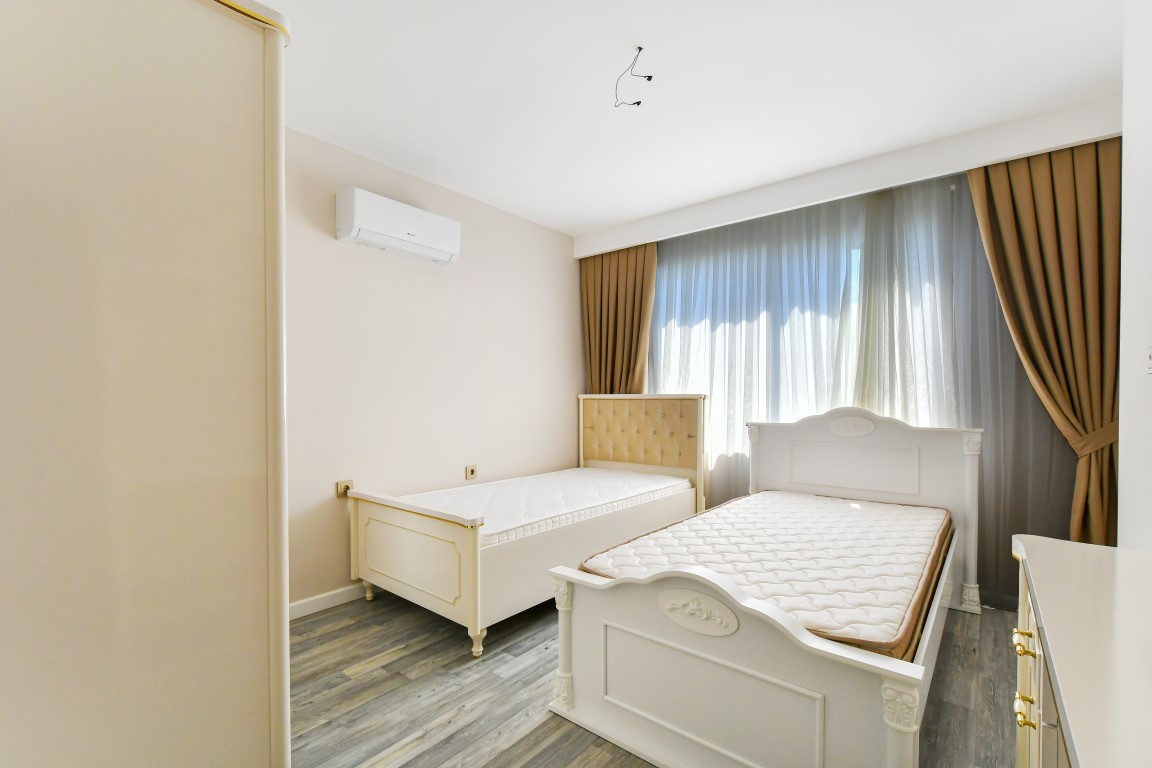 U1632 - Photo 34