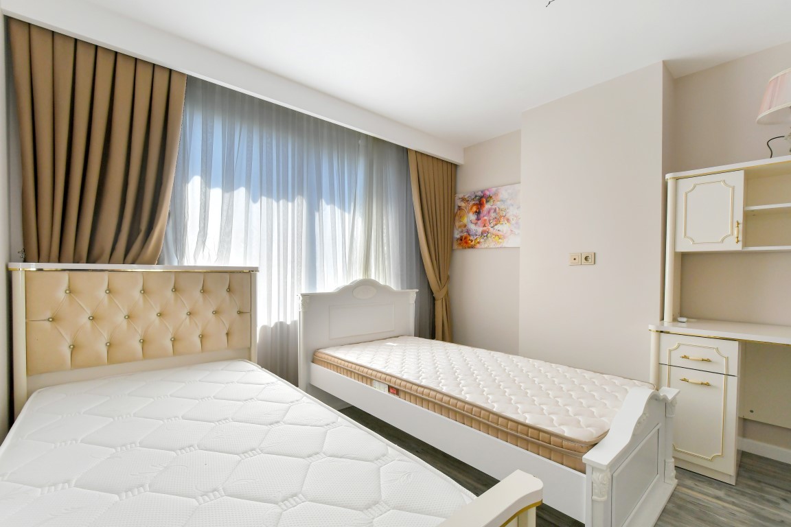 U1632 - Photo 33