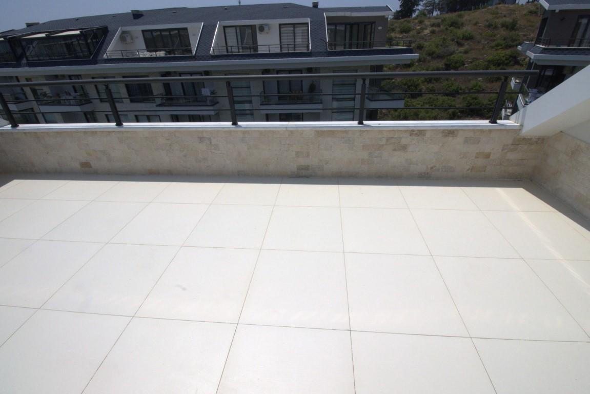U2547 - Photo 38