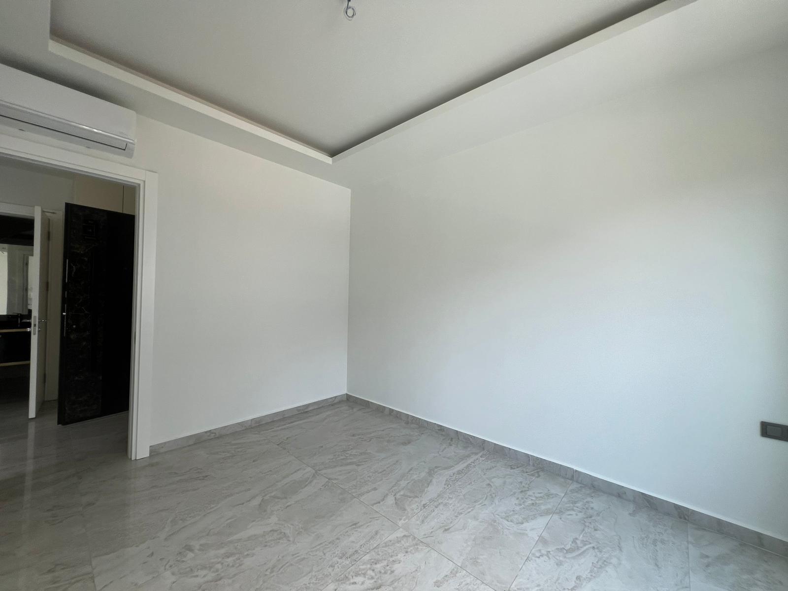 U3038 - Photo 28