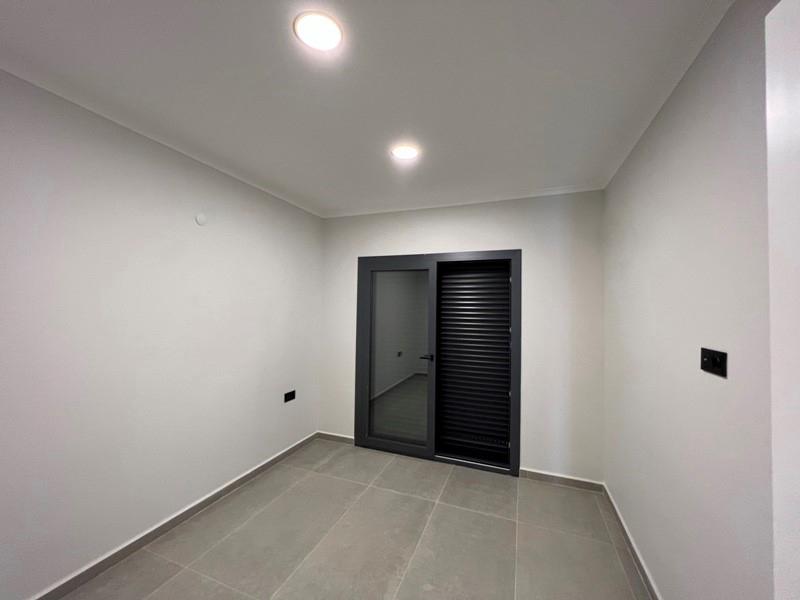 U3653 - Photo 8