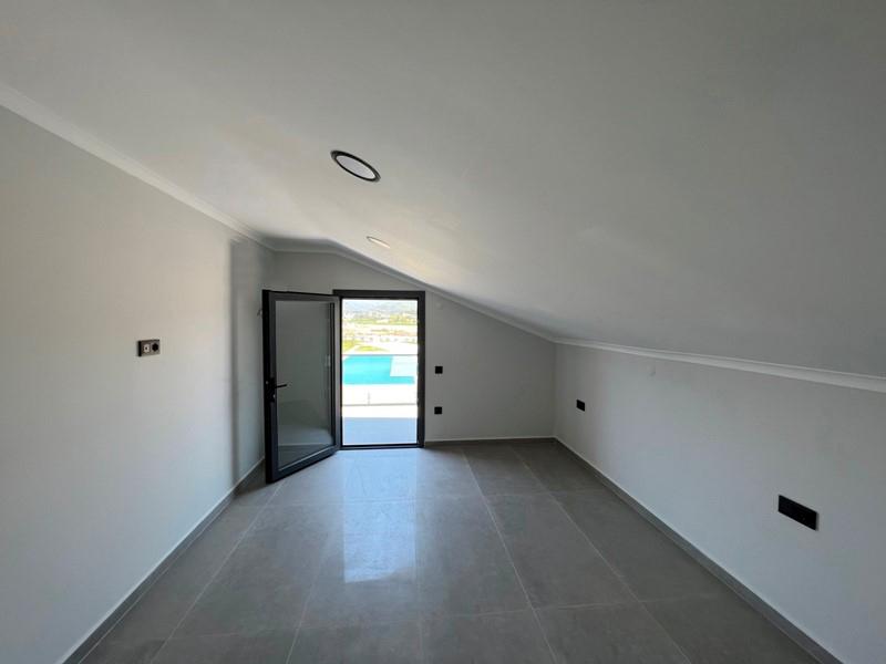 U3653 - Photo 12
