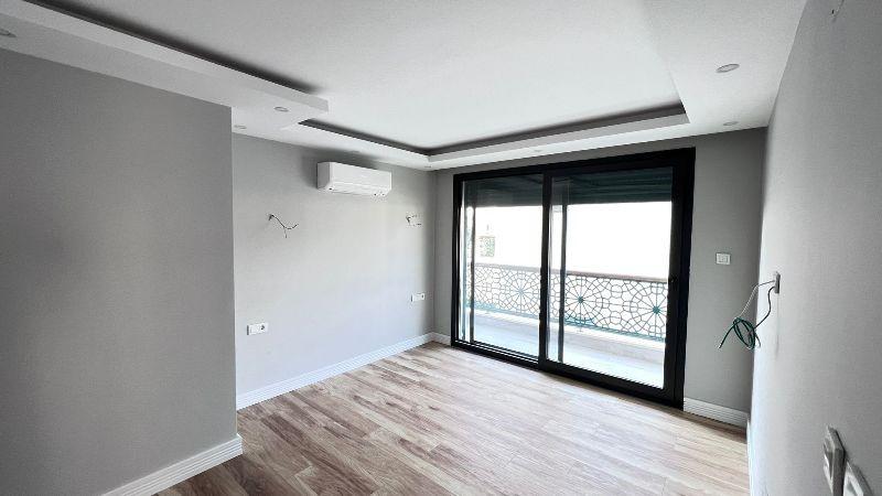 U3649 - Photo 15