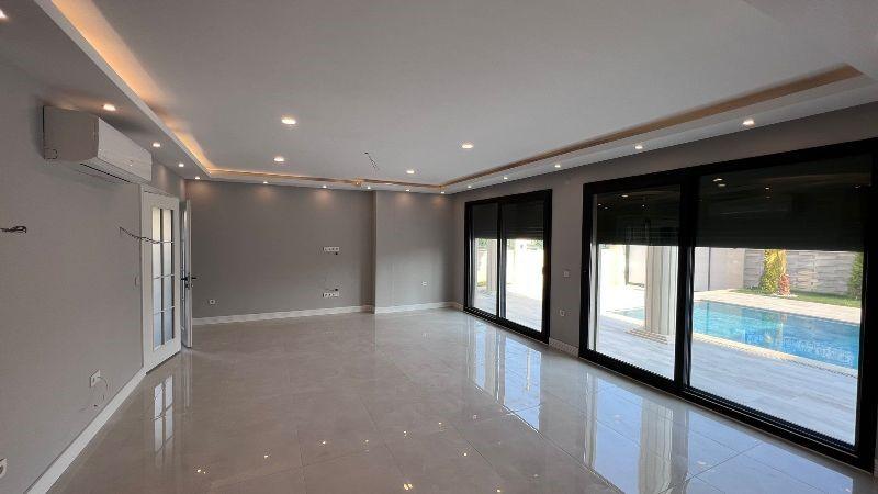U3649 - Photo 7
