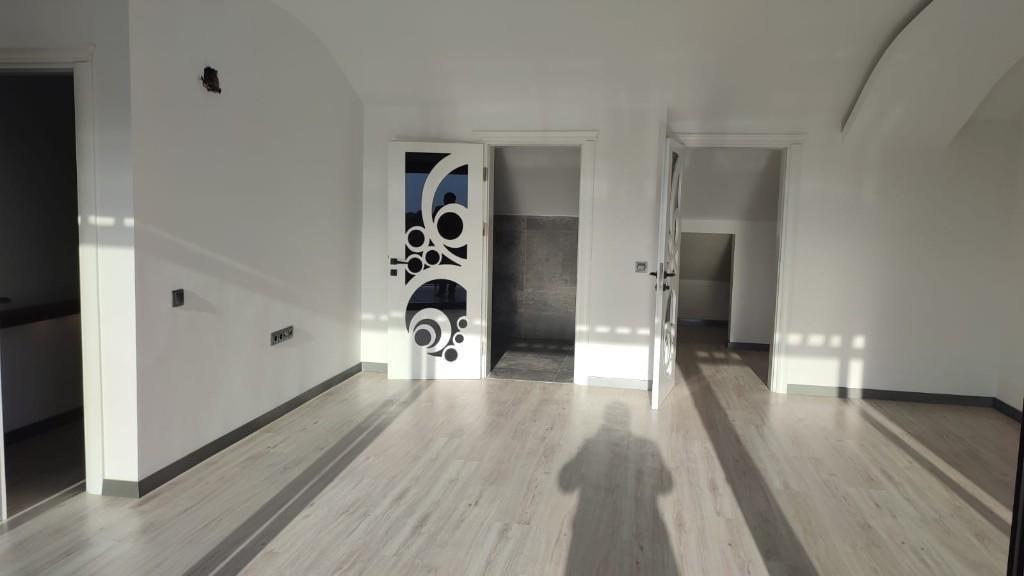 U3659 - Photo 2