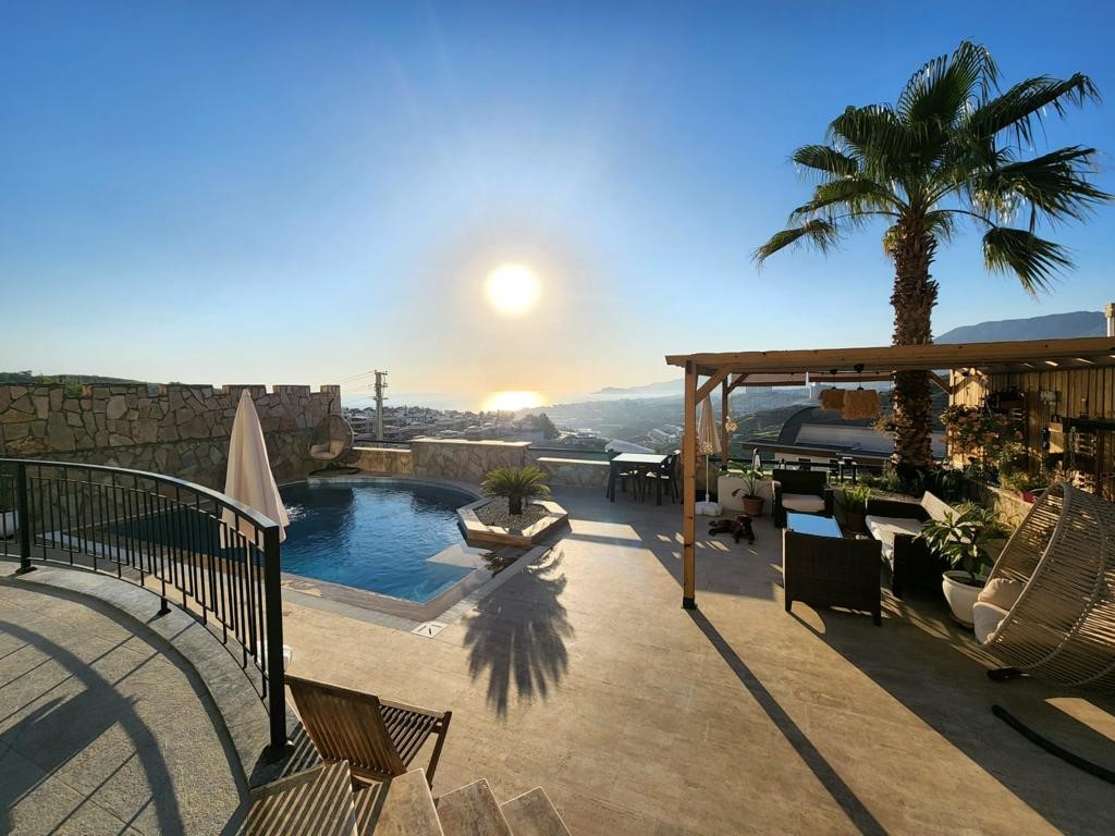 Stylish villa with a private pool and views in Kargicak - Umbrella Group - Photo 4