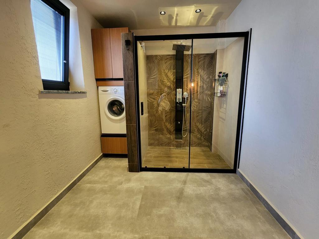 Stylish villa with a private pool and views in Kargicak - Umbrella Group - Photo 23