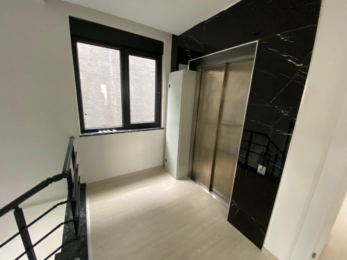 U3690 - Photo 27