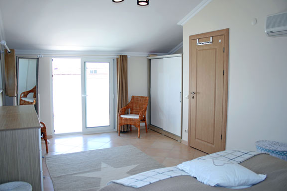 U3974 - Photo 30