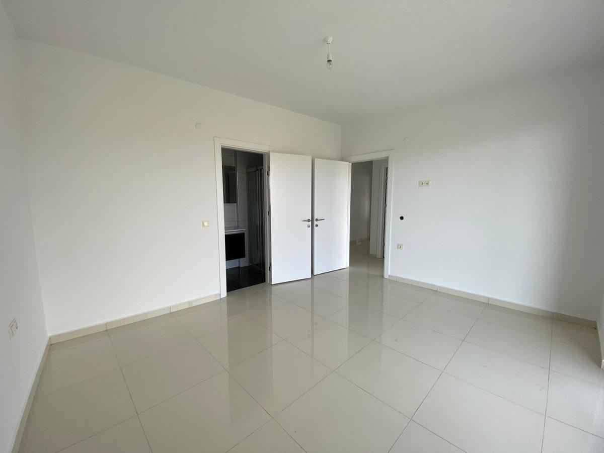 U4089 - Photo 26