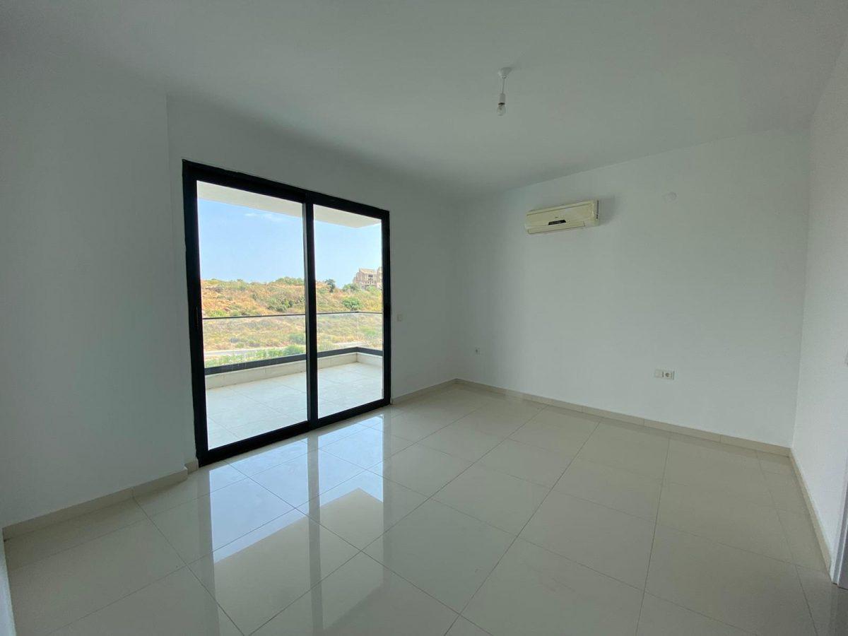 U4089 - Photo 27