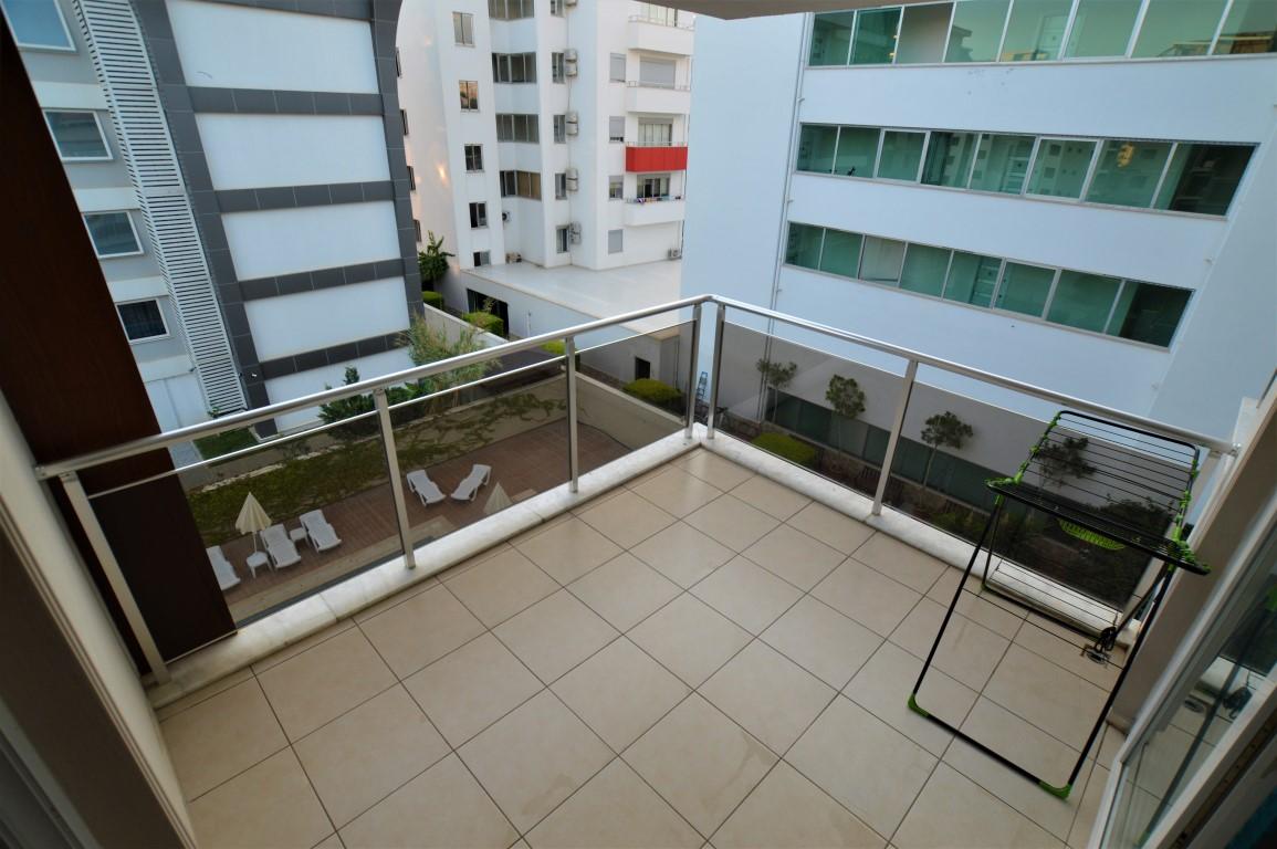 U4294 - Photo 19