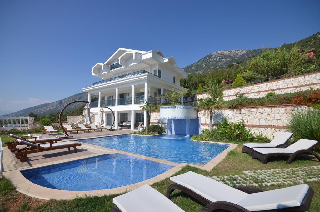 Spacious 5+1 Italian style villa in Fethiye - Umbrella Group