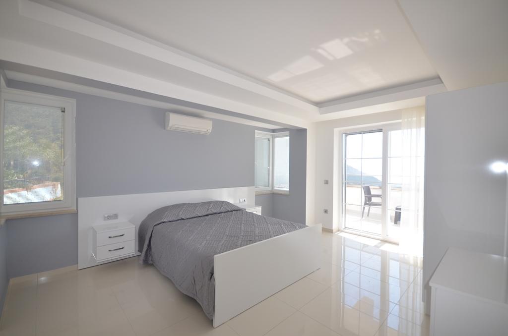 Spacious 5+1 Italian style villa in Fethiye - Umbrella Group - Photo 13