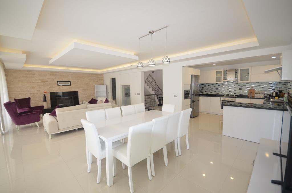 Spacious 5+1 Italian style villa in Fethiye - Umbrella Group - Photo 9