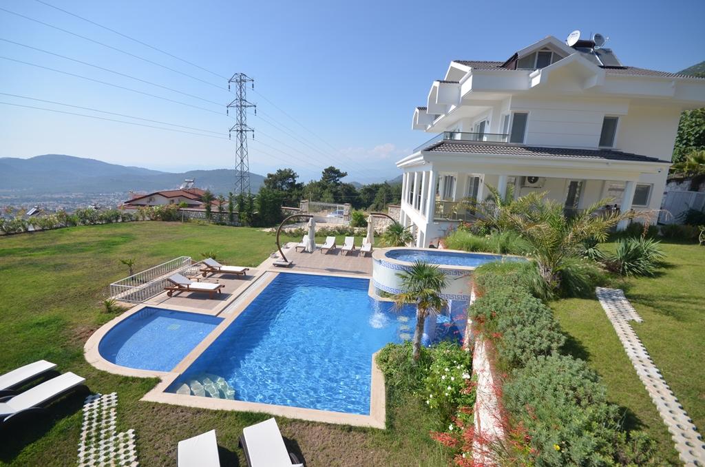 Spacious 5+1 Italian style villa in Fethiye - Umbrella Group - Photo 5