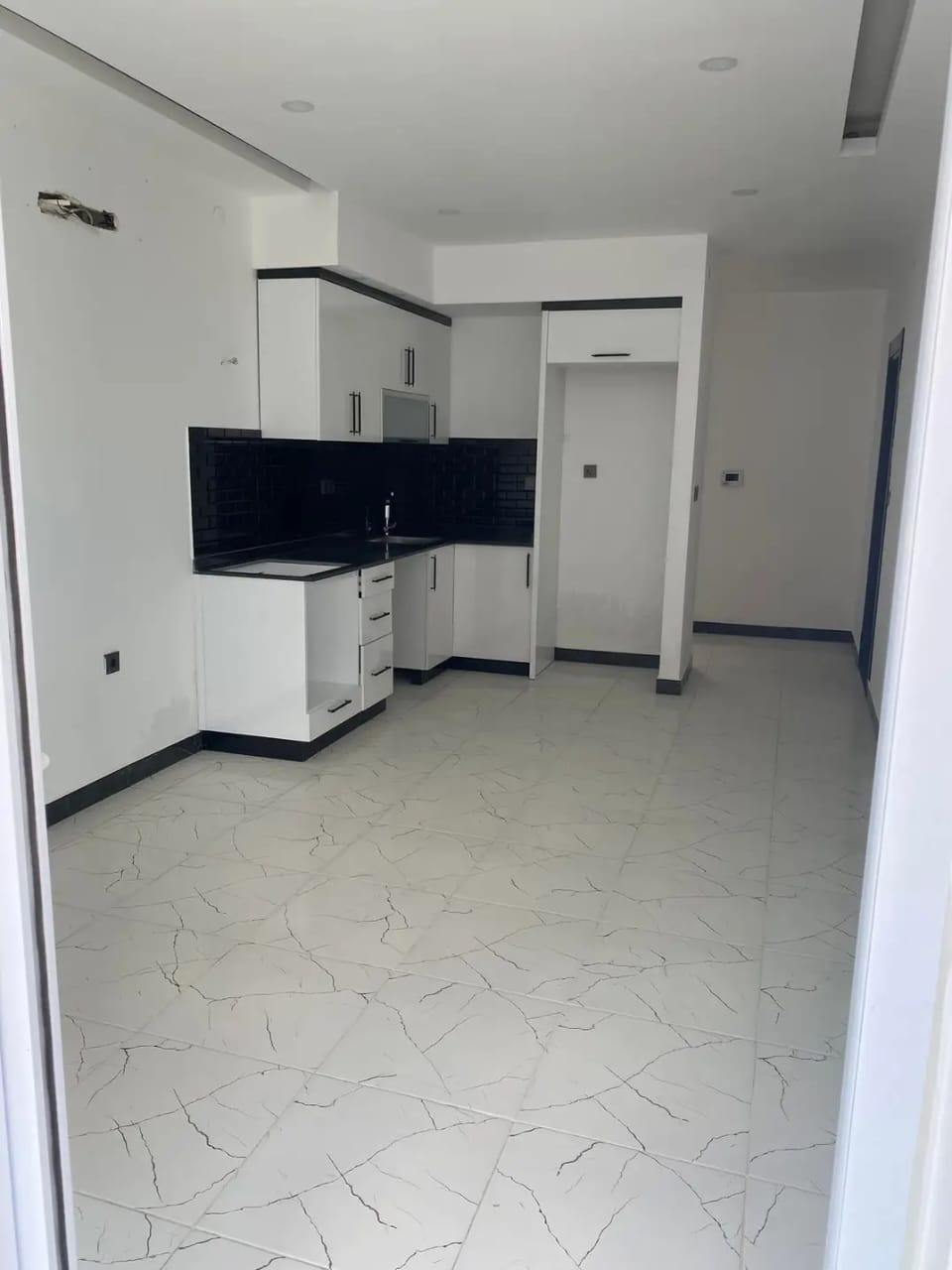 One bedroom apartment in a new complex, without furniture (53 m2) - Umbrella Group - Photo 13