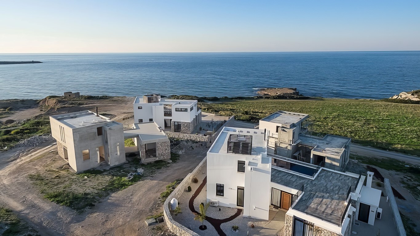 New project of villas in Northern Cyprus, located on the sea, Esentep - Umbrella Group - Photo 4