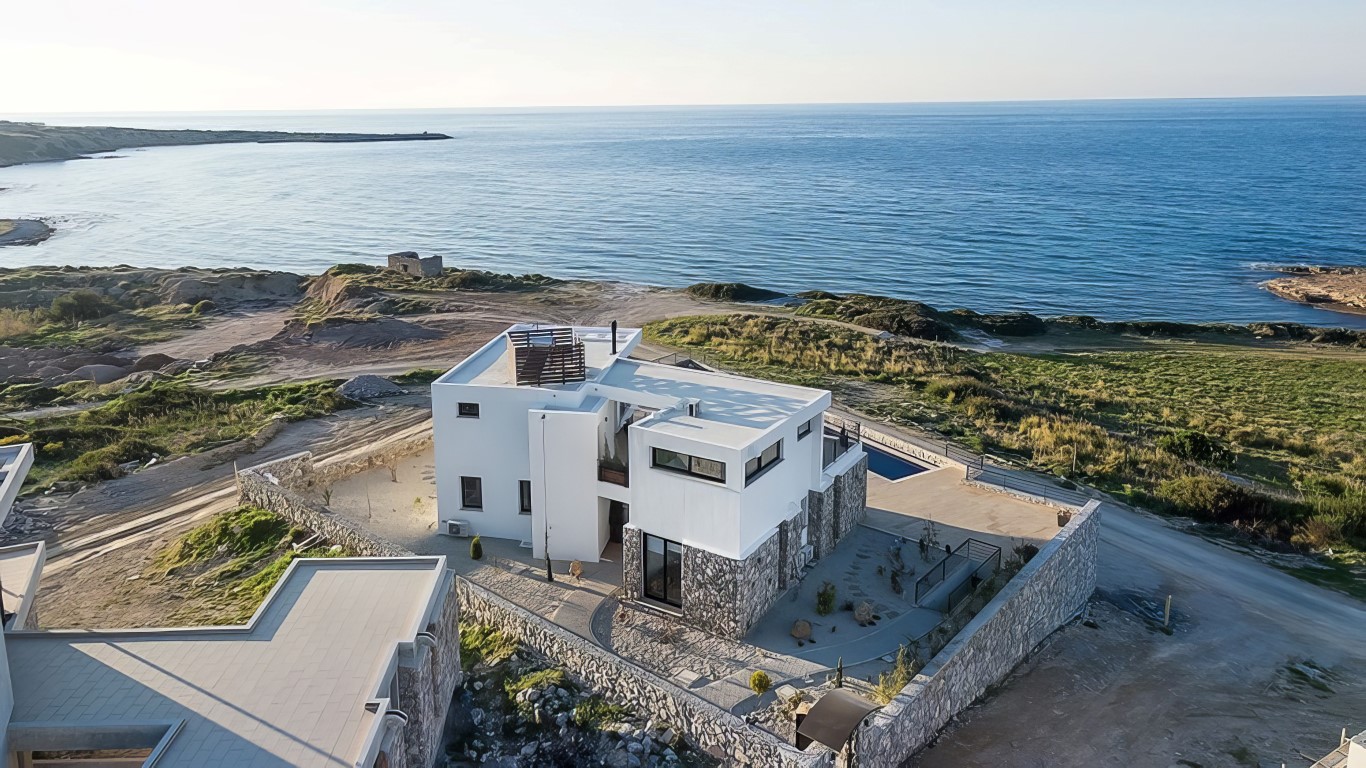 New project of villas in Northern Cyprus, located on the sea, Esentep - Umbrella Group - Photo 5