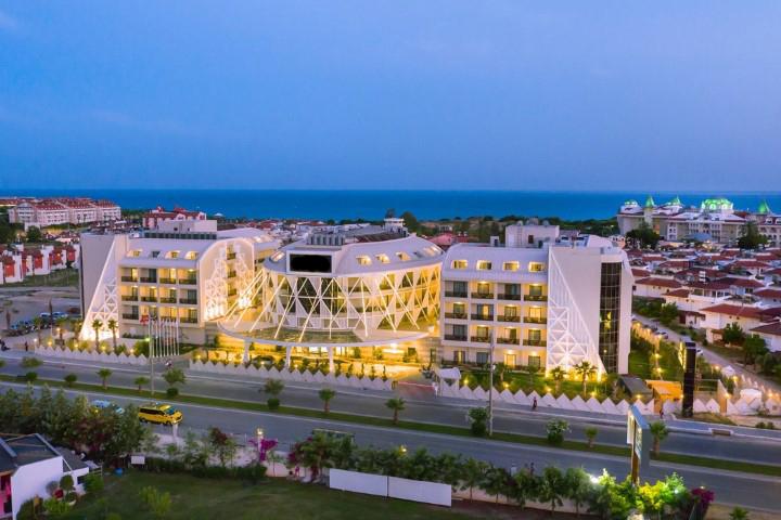 Modern 5-star hotel in Antalya - Umbrella Group