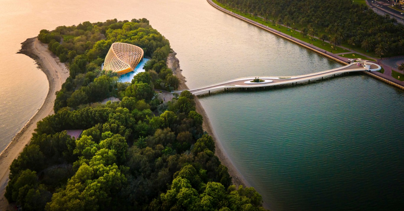 Luxury urban project on the coast of the Persian Gulf in the UAE, Sharjah city - Umbrella Group - Photo 2