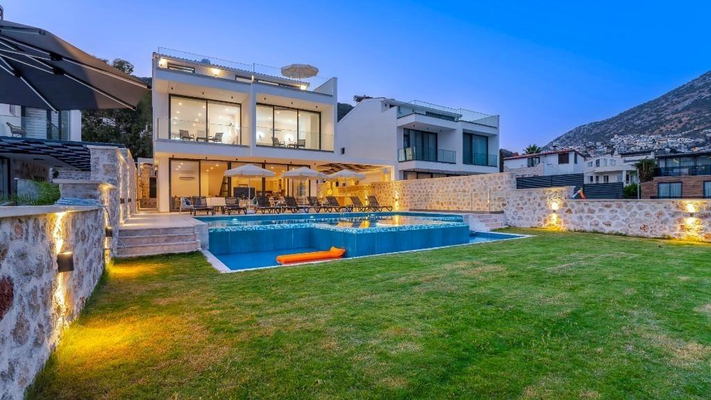 Luxury villa with stunning views of nature in Antalya - Umbrella Group - Photo 2