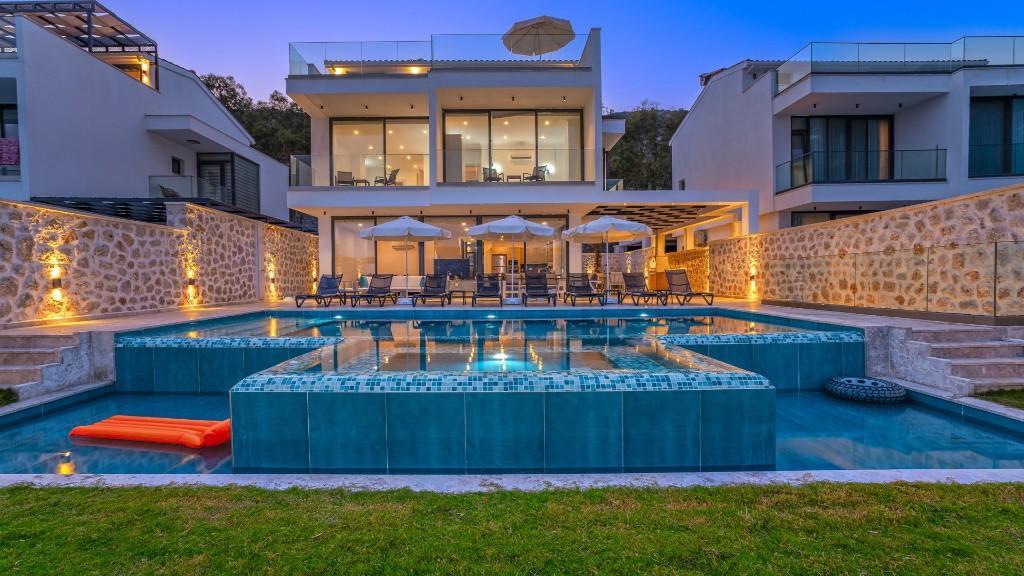 Luxury villa with stunning views of nature in Antalya - Umbrella Group