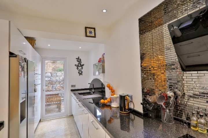Luxury villa with private pool in Fethiye, area 220 m² - Umbrella Group - Photo 18