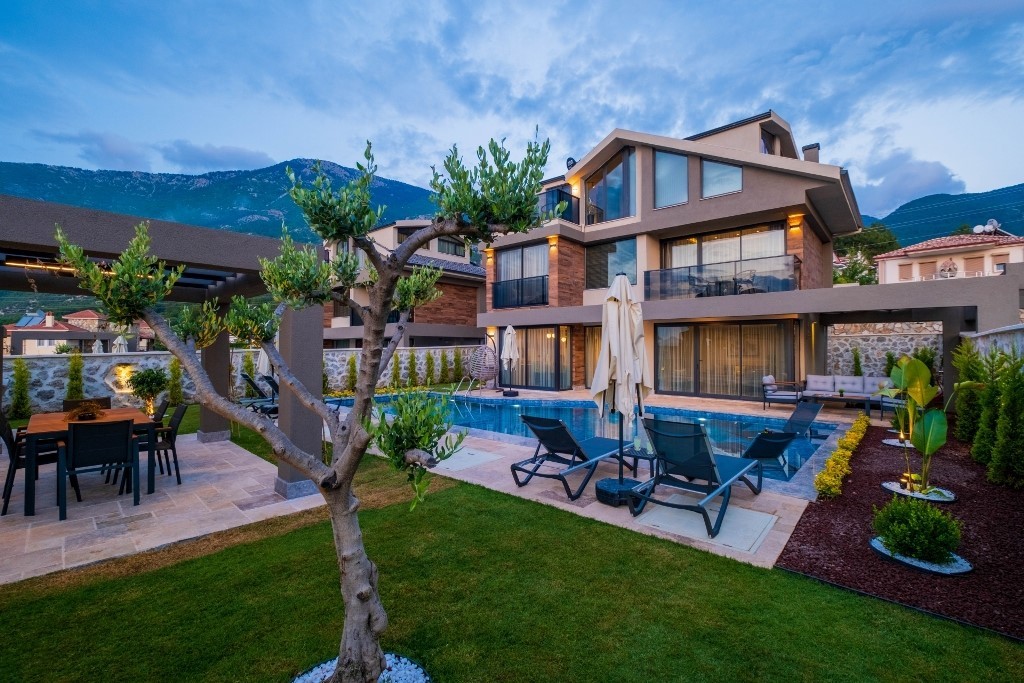 Modern villa with 3+1 apartments, Fethiye - Umbrella Group - Photo 2