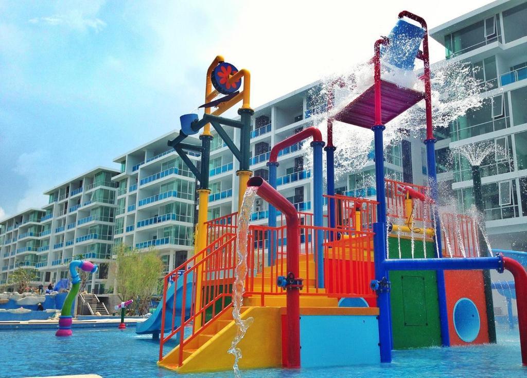 New residential complex with large outdoor pool - Umbrella Group - Photo 10