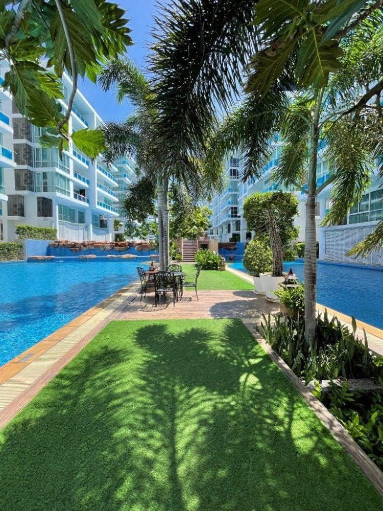 New residential complex with large outdoor pool - Umbrella Group - Photo 3