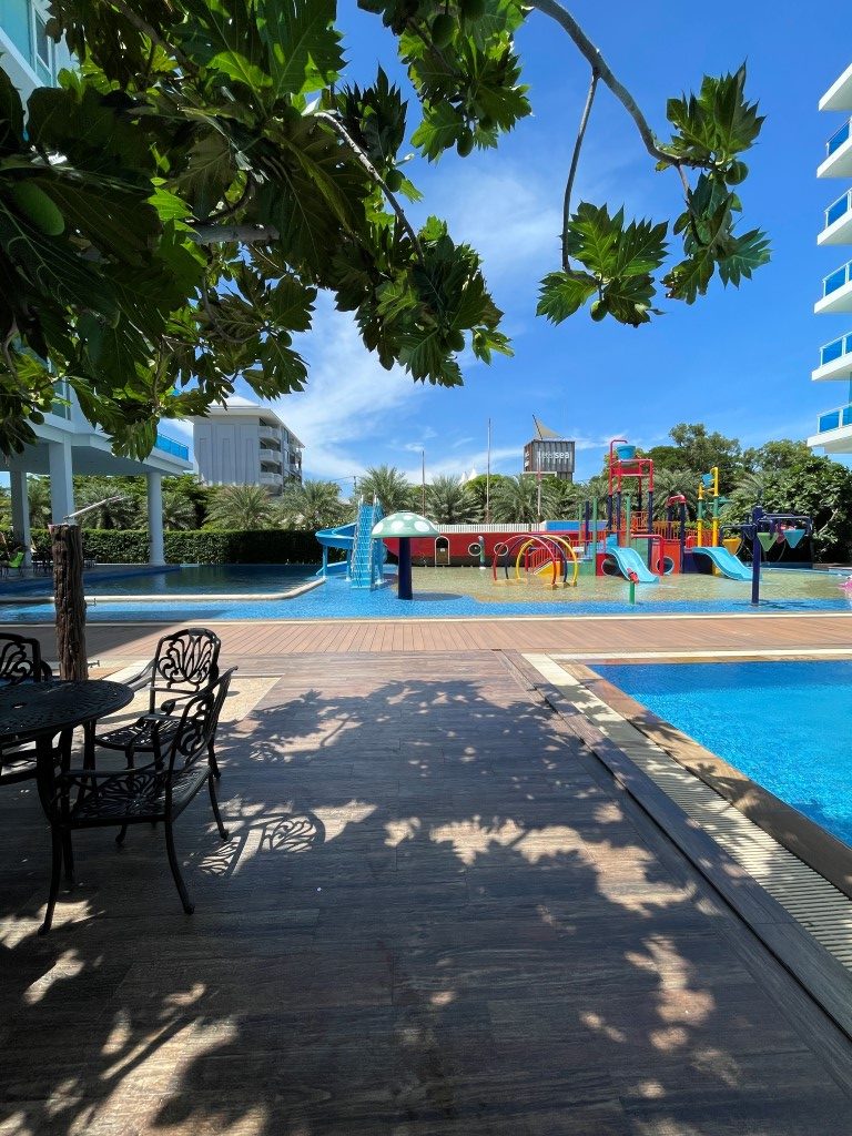 New residential complex with large outdoor pool - Umbrella Group - Photo 6