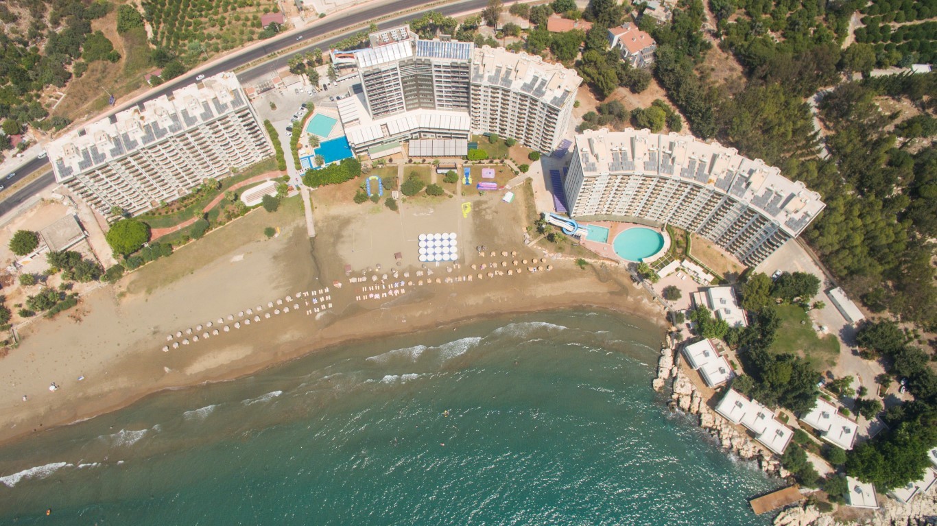 New cozy residential development near the sea in the Erdemley area, with 1+1 and 2+1 apartments - Umbrella Group - Photo 3