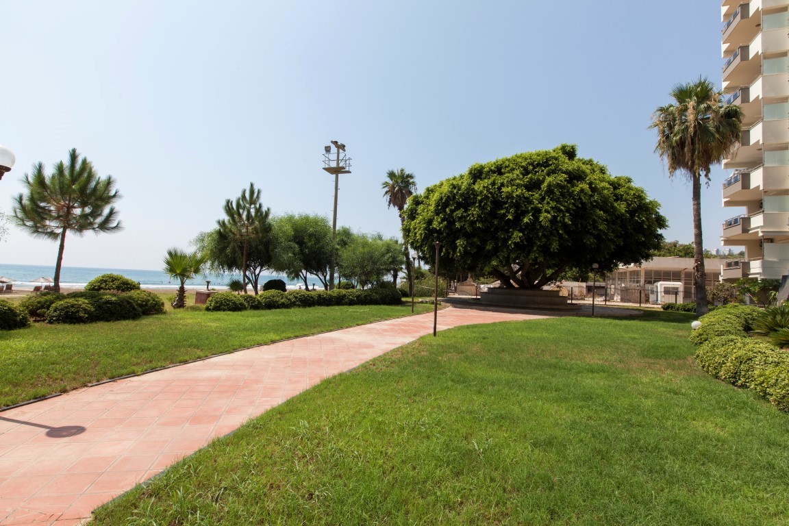 New cozy residential development near the sea in the Erdemley area, with 1+1 and 2+1 apartments - Umbrella Group - Photo 22