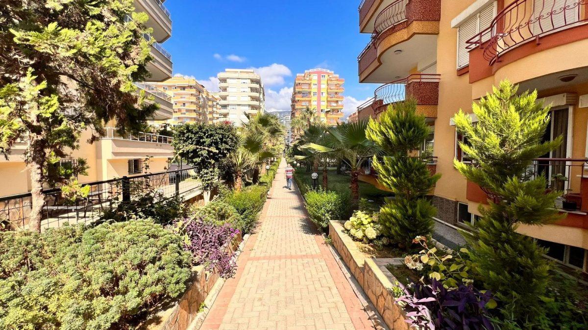 Penthouse in Alanya with an area of 260 m2 on the first coastline, Mahmutlar - Umbrella Group - Photo 22