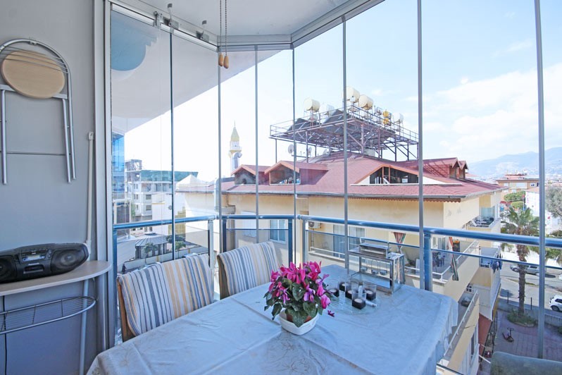Spacious penthouse in Alanya area of 215 m2, 500 m from the sea, Oba - Umbrella Group - Photo 12