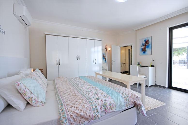 Spacious villa in Alanya with 7+3 apartments with sea and city views, Kestel - Umbrella Group - Photo 59