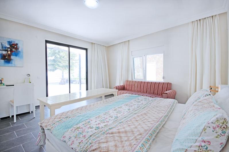 Spacious villa in Alanya with 7+3 apartments with sea and city views, Kestel - Umbrella Group - Photo 60