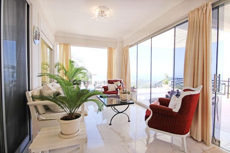 Spacious villa in Alanya with 7+3 apartments with sea and city views, Kestel - Umbrella Group - Photo 28