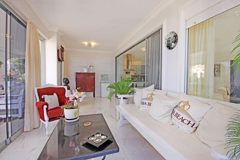 Spacious villa in Alanya with 7+3 apartments with sea and city views, Kestel - Umbrella Group - Photo 27