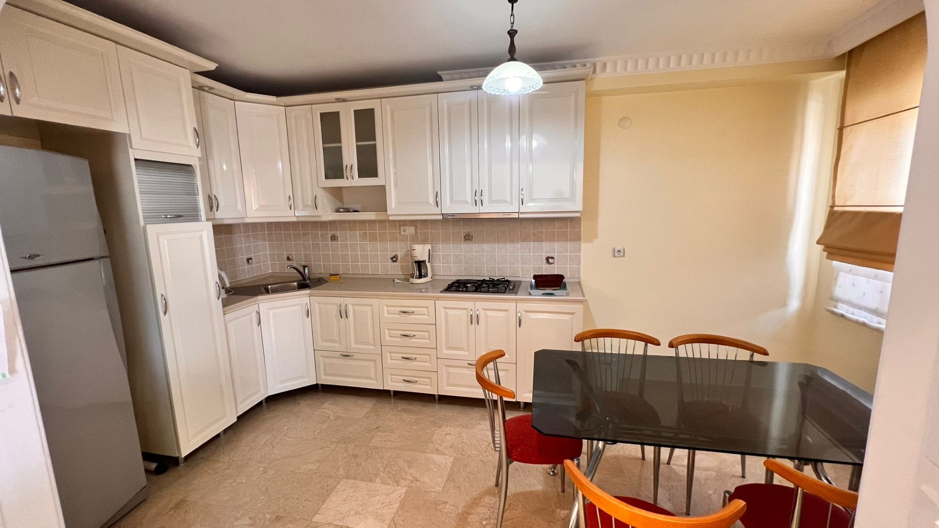 Penthouse in Alanya with an area of 260 m2 on the first coastline, Mahmutlar - Umbrella Group - Photo 4