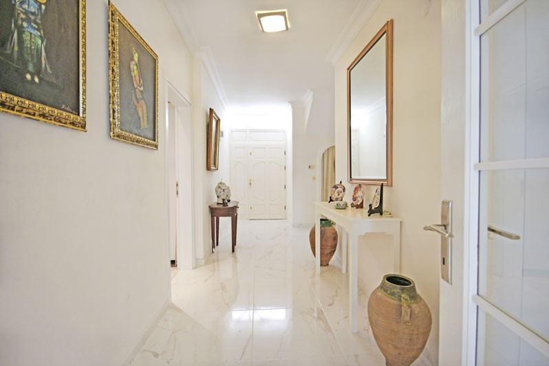 Spacious villa in Alanya with 7+3 apartments with sea and city views, Kestel - Umbrella Group - Photo 31