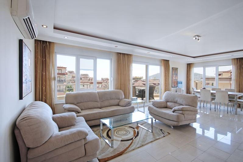 Spacious penthouse with an area of 250 m2 in the center of Alanya - Umbrella Group