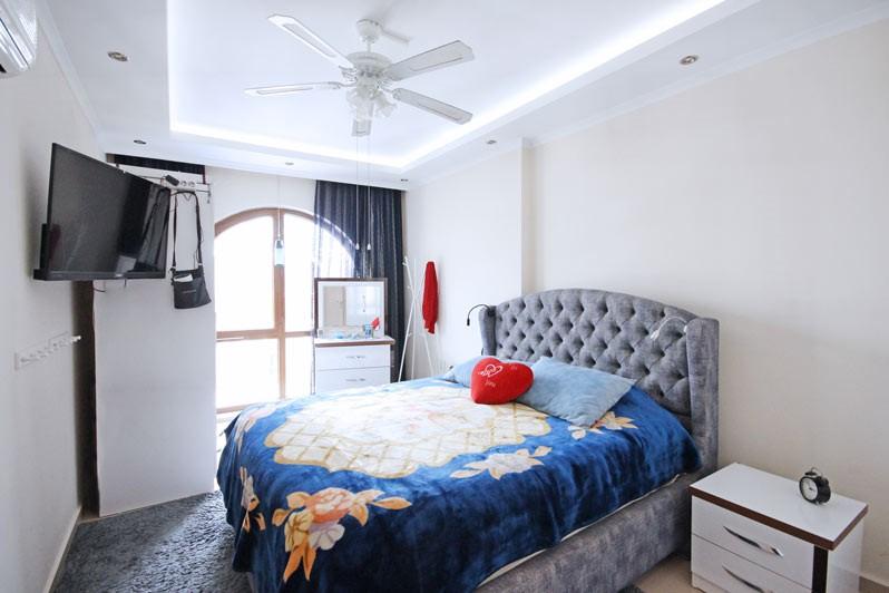 Spacious penthouse in Alanya area of 215 m2, 500 m from the sea, Oba - Umbrella Group - Photo 19