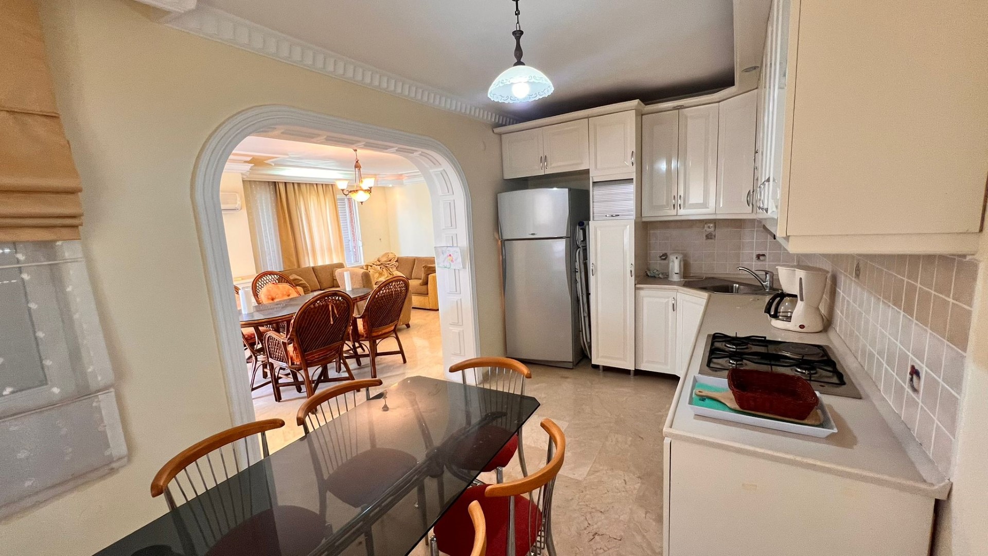 Penthouse in Alanya with an area of 260 m2 on the first coastline, Mahmutlar - Umbrella Group - Photo 2